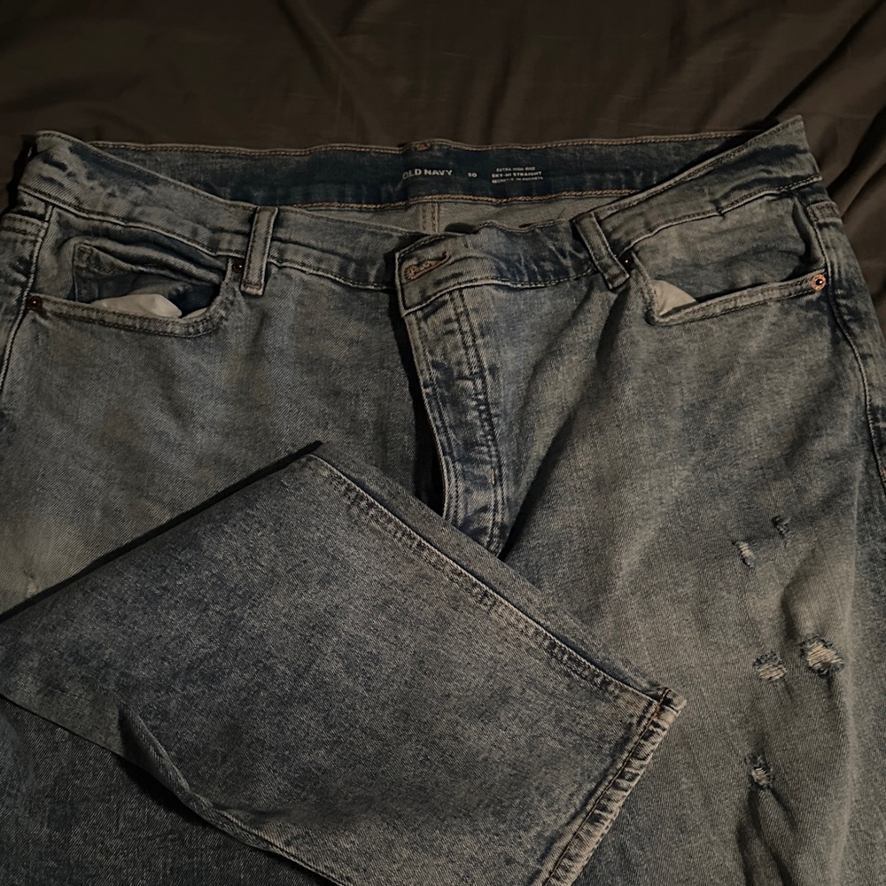 Old Navy women’s Distressed Jeans